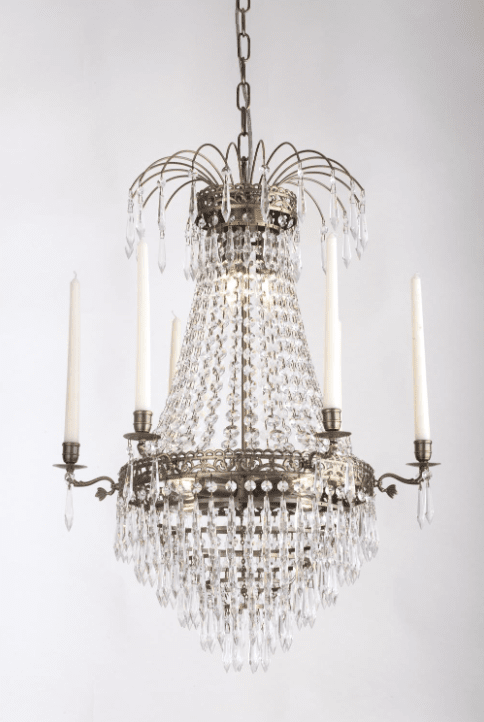 Empire Classic Ø55 Antikk messing krystall Fra Norrsken Design - Den antikke messingfinishen gir en følelse av historisk sjarm og luksus, noe som gjør den til en perfekt detalj i både klassiske og moderne miljøer.