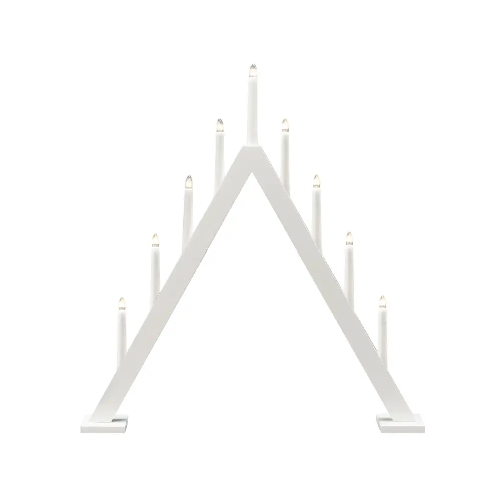 Candelabra 9 Lights Hvit Fra Konstsmide - Den klassiske pyramideformen er kombinert med et minimalistisk design, noe som gj&oslash;r den til en perfekt interi&oslash;rdetalj i b&aring;de tradisjonelle og moderne hjem.