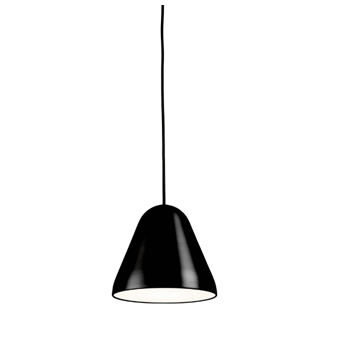 Enna Ø22 Svart Taklampe Fra Airam - Den avrundede formen gir et mykt og moderne uttrykk, mens den hvite diffuseren under lampeskjermen sprer lyset jevnt og stemningsfullt i rommet.