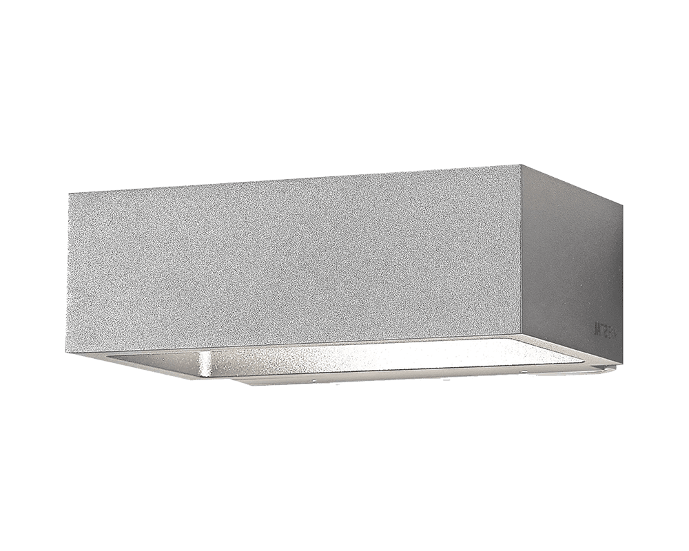 Illusion Reko Grå utendørslampe Fra Westal - Illusion Reko er en vegglampe med opp- og nedlys, laget av anodisert aluminium og pulverlakkert i en alugr&aring; farge Lampen er utstyrt med integrert LED og varmhvitt lysmønster.