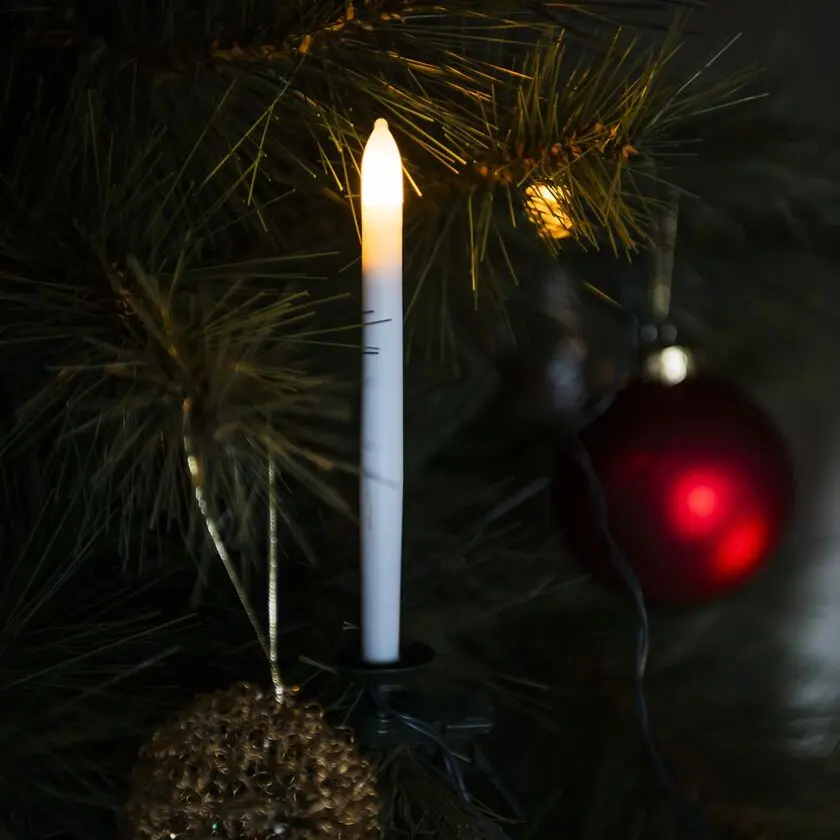 Juletrebelysning Amber 25LED 22m Grønn Fra Konstsmide - Juletrebelysning for innend&oslash;rs bruk med 25 ravfargede LED-lys og vakre blinkeffekter som gir en levende gl&oslash;d.