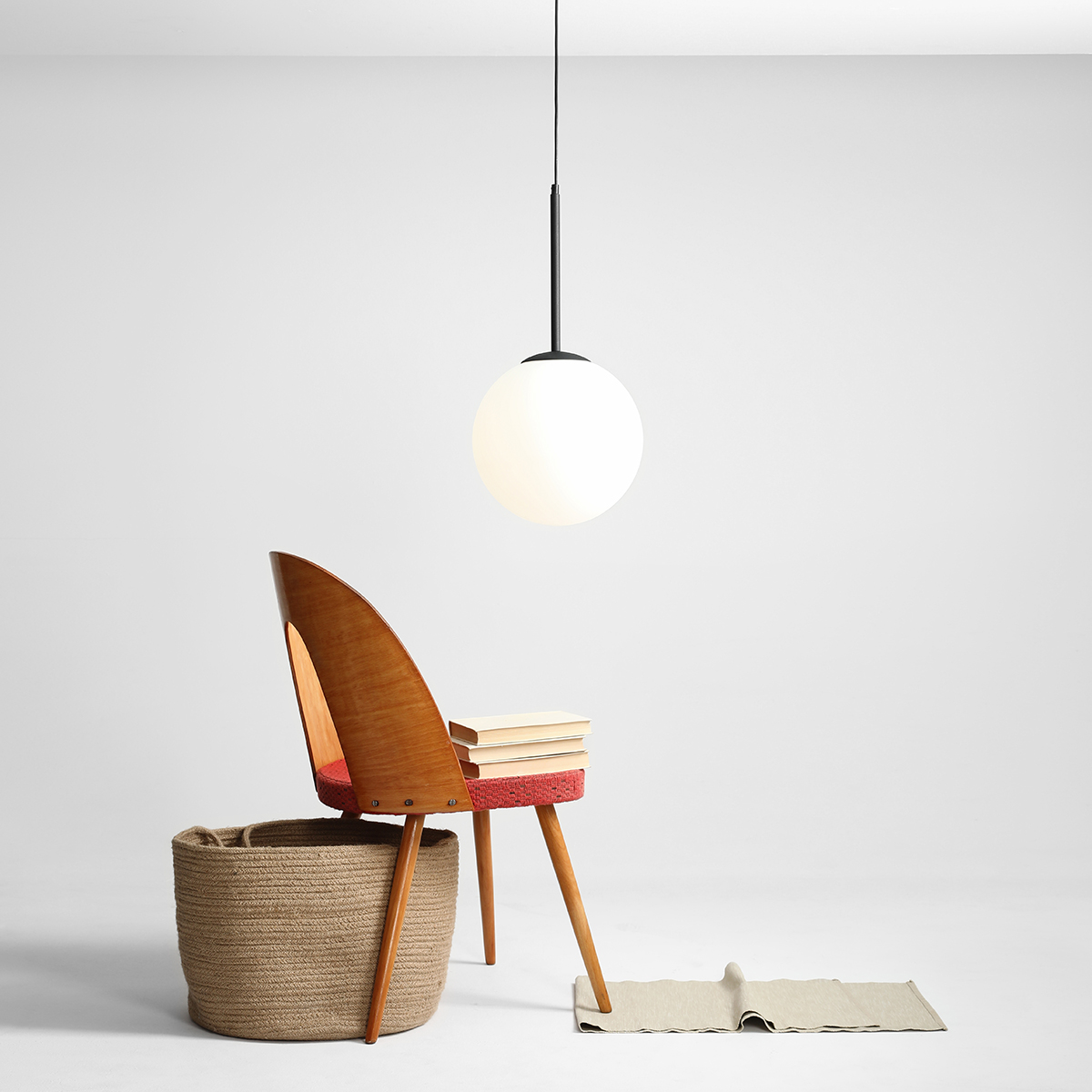Bosso Ø30 Svart Taklampe Fra Artera - Det tidløse designet gjør den til den perfekte belysningen for både moderne og klassisk interiør.