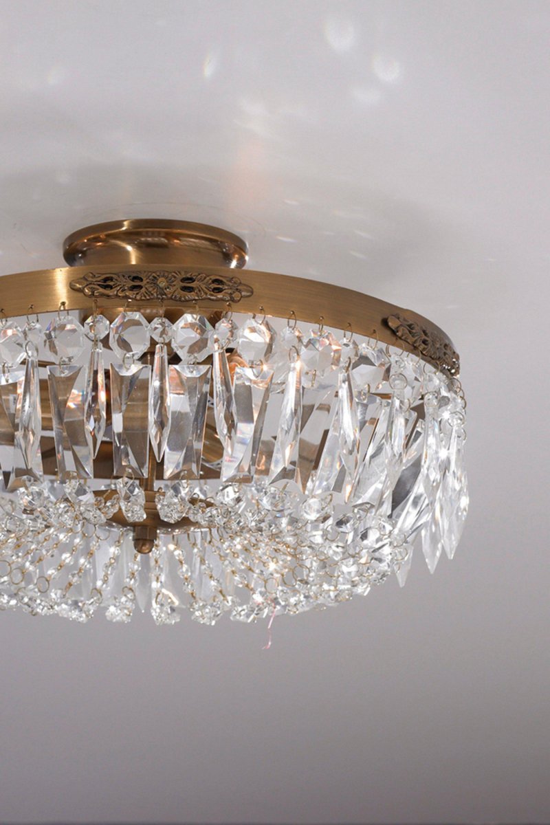 Strömsholm Ø35 Antikk krystall Fra Markslöjd - Passer perfekt i rom som trenger en oppfriskning og kan raskt forvandle atmosf&aelig;ren med sin krystalldekorasjon.