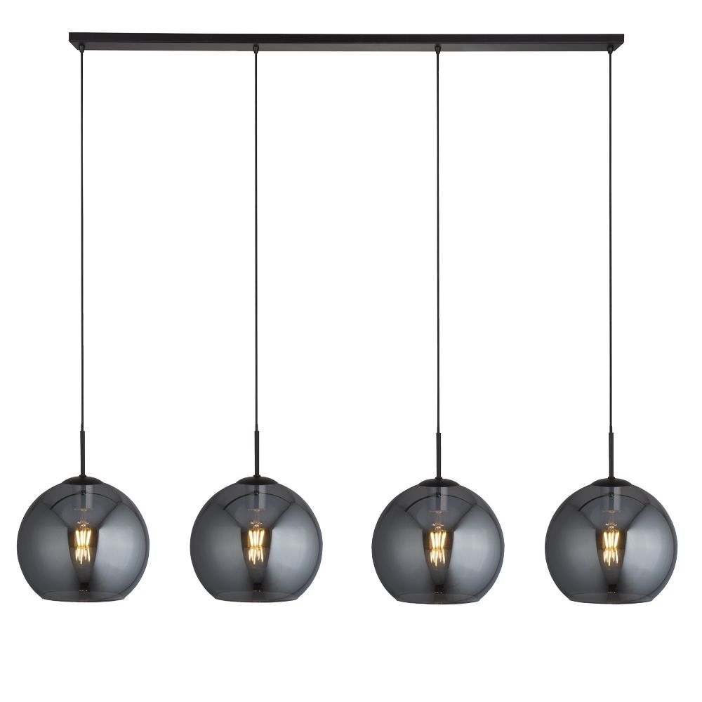 Amsterdam 175cm Svart Taklampe Fra Searchlight - Amsterdam pendel med fire pærer har en matt svart finish og store røkte glasskupler med åpen bunn.