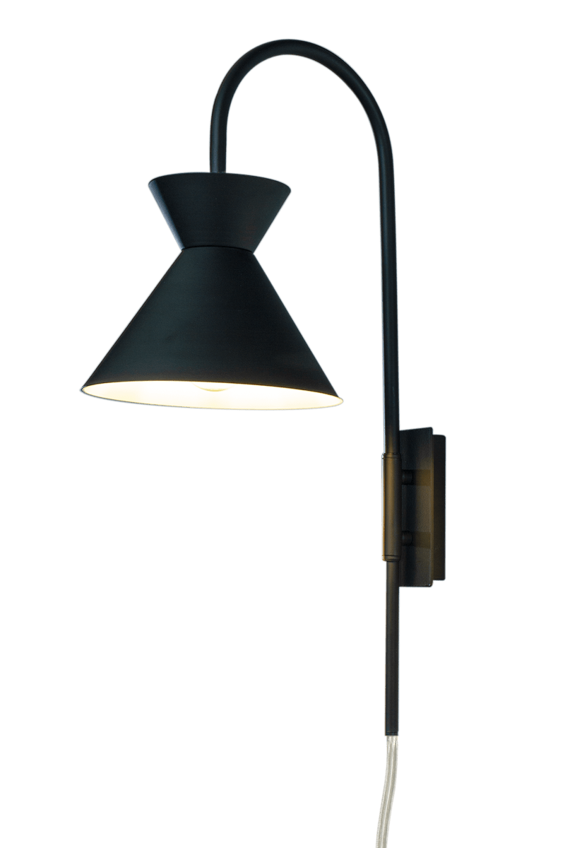 Coni 54cm Svart vegglampe Fra Aneta Lighting - Den nydelige Coni vegglampen i et moderne design harmonerer med både et klassisk og landlig interiør.