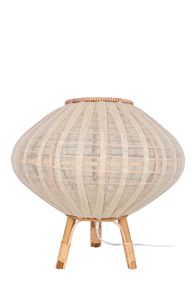 Borneo 48cm Natur gulvlampe Fra Globen Lighting - Lampen er laget av naturfarget rotting og off-white linstoff og den har en 200 cm lang hvit tekstilkabel med gulvbryter og st&oslash;psel.