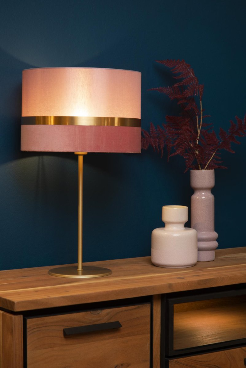 Extravaganza Tusse 50cm Rosa bordlampe Fra Lucide - En dose retro, kombinert med boudoir og et snev av eleganse &ndash; det er bordlampen Extravaganza Tusse.