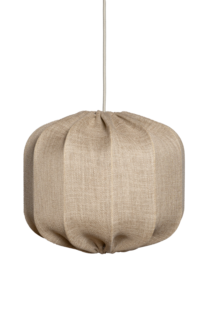 Dester Skjerm Ekskl. Oppheng Ø38 Beige Taklampe Fra Alde & Lind - Linstoffet gir Dester-lampeskjermen et sofistikert og elegant uttrykk.