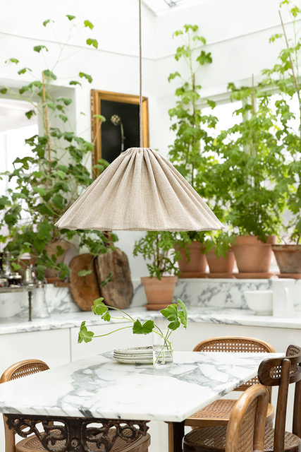 Fuji Skjerm Ekskl. Oppheng Ø58 Beige Taklampe Fra Alde & Lind - Fuji-taklampen med sin bølgete kant gir ethvert rom en unik og koselig følelse.