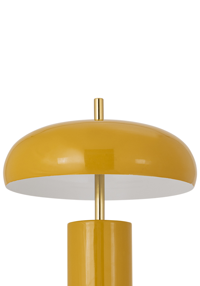 Lex 40cm Gul bordlampe Fra Alde & Lind - Lex er en moderne bordlampe i metall med sennepsgul farge og en høyglanset, emaljelignende finish.