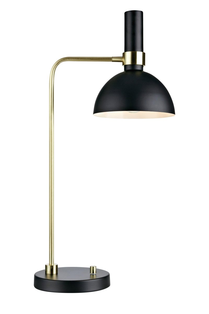 Larry 65cm Børstet messing skrivebordslampe Fra Markslöjd - Larry er en stilig og diskret bordlampe som gir et elegant l&oslash;ft til arbeidsplassen, nattbordet eller gangen.