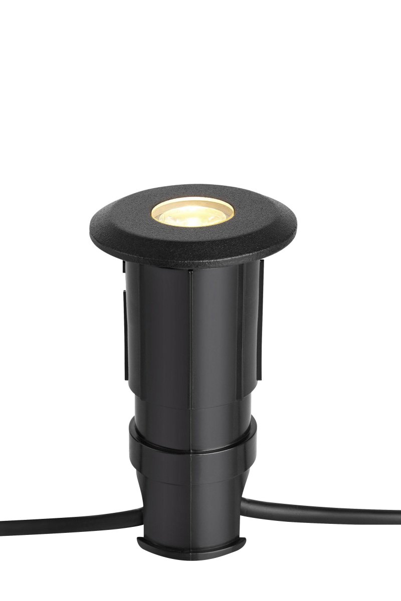 Terrasse-Spotlight 3W Svart Garden 24 Fra Markslöjd - Garden 24 er IP44-klassifisert og tilpasset hage- og utend&oslash;rsbelysning som du enkelt kan installere.