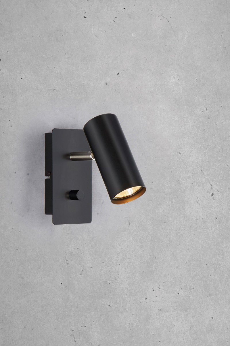 Barcelona Svart leselampe Fra Markslöjd - Lampen er tilgjengelig i fargene stål, sort og hvit.