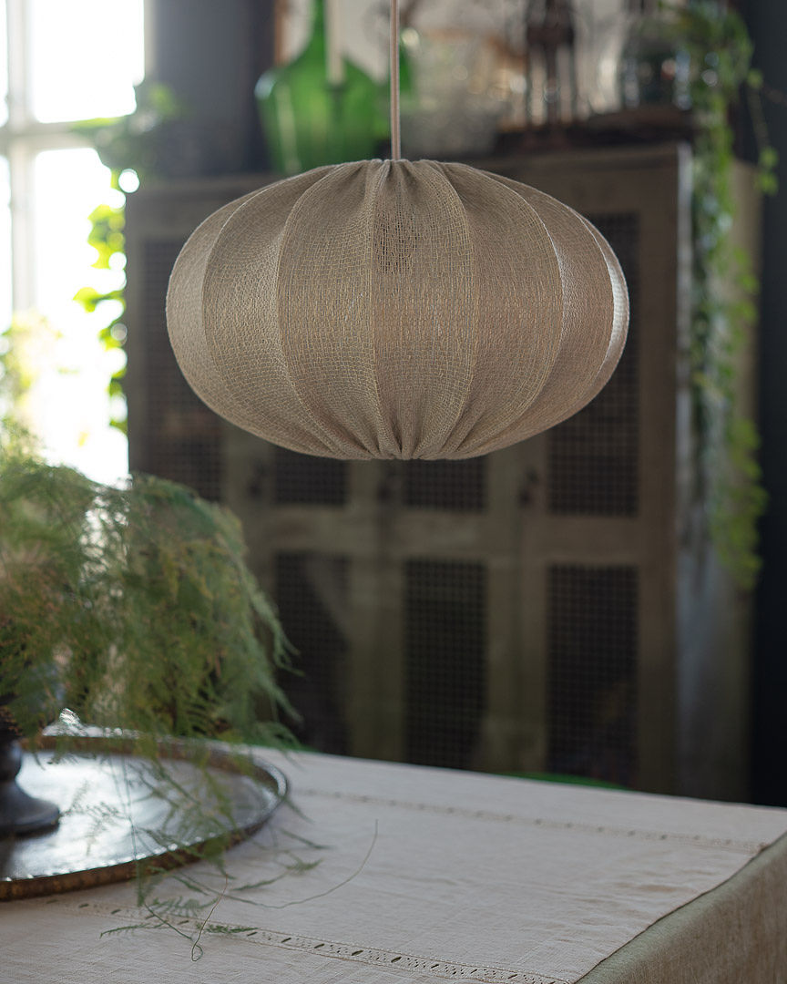 Moon Skjerm Ekskl. Oppheng Ø45 Off-white Taklampe Fra Alde & Lind - Moon gir rommet en varm og koselig følelse og passer inn i mange forskjellige interiørstiler.