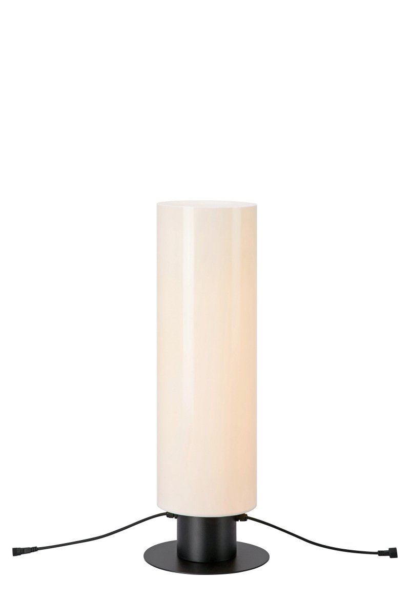 Gulvlampe 70cm Hvit Garden 24 Fra Markslöjd - Skjermen er en hvit sylinder og rammen er i sort metall.
