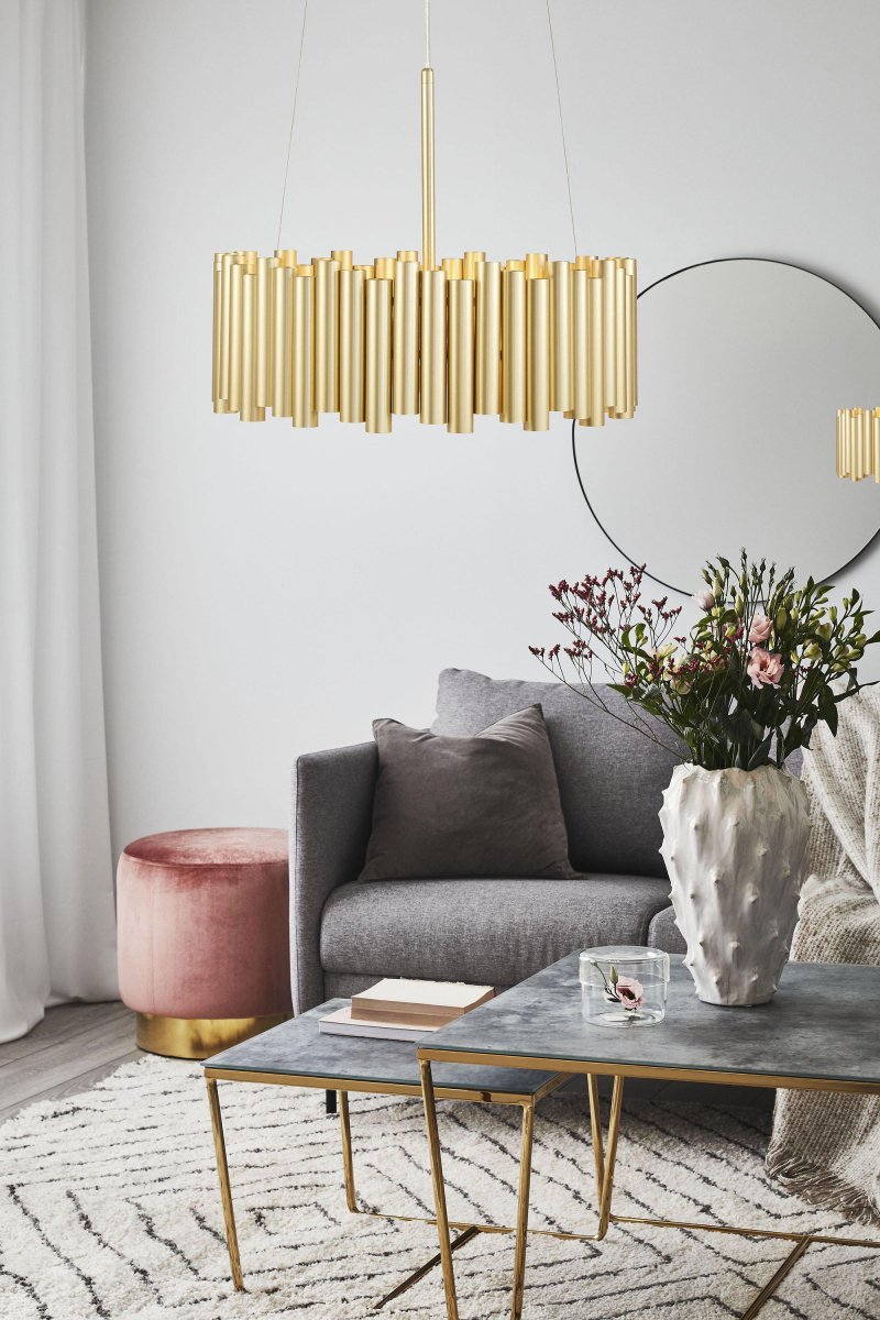 Level Ø53 Gull Taklampe Fra Markslöjd - Med en diameter p&aring; 53 cm blir den en i&oslash;ynefallende detalj i rommet og gir et stilig inntrykk.