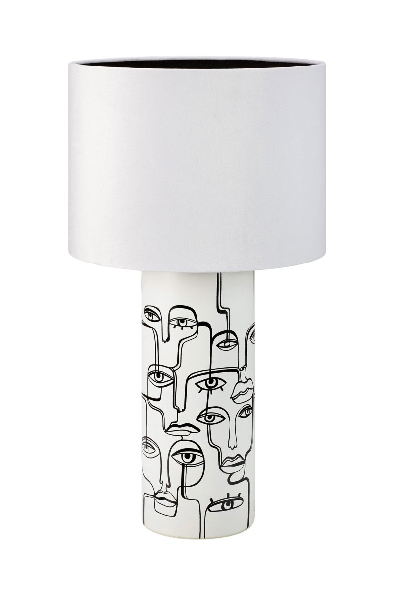 Family 62cm Hvit bordlampe Fra Markslöjd - Den hvite fl&oslash;yelsskjermen gir et mykt og innbydende lys, som skaper en harmonisk atmosf&aelig;re.