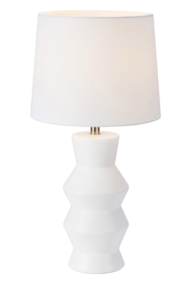 Sienna 46cm Hvit bordlampe Fra Markslöjd - Sienna bordlampe er en stilig hvit lampe med en vakker keramisk sokkel og en hvit tekstilskjerm som skaper et mykt lys.