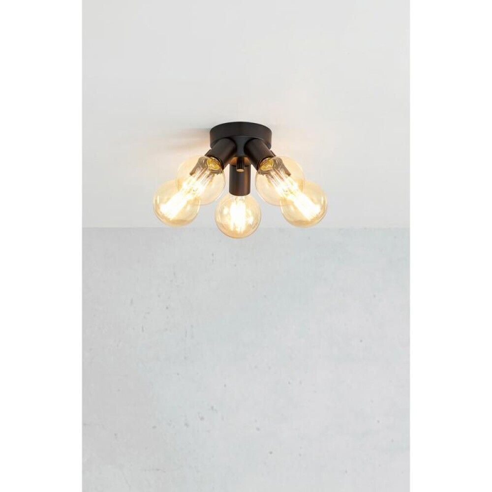 Mazzo 5 Svart spotlight Fra Markslöjd - Mazzo taklampe i svart metall med 5 sokkel har et stilig design.