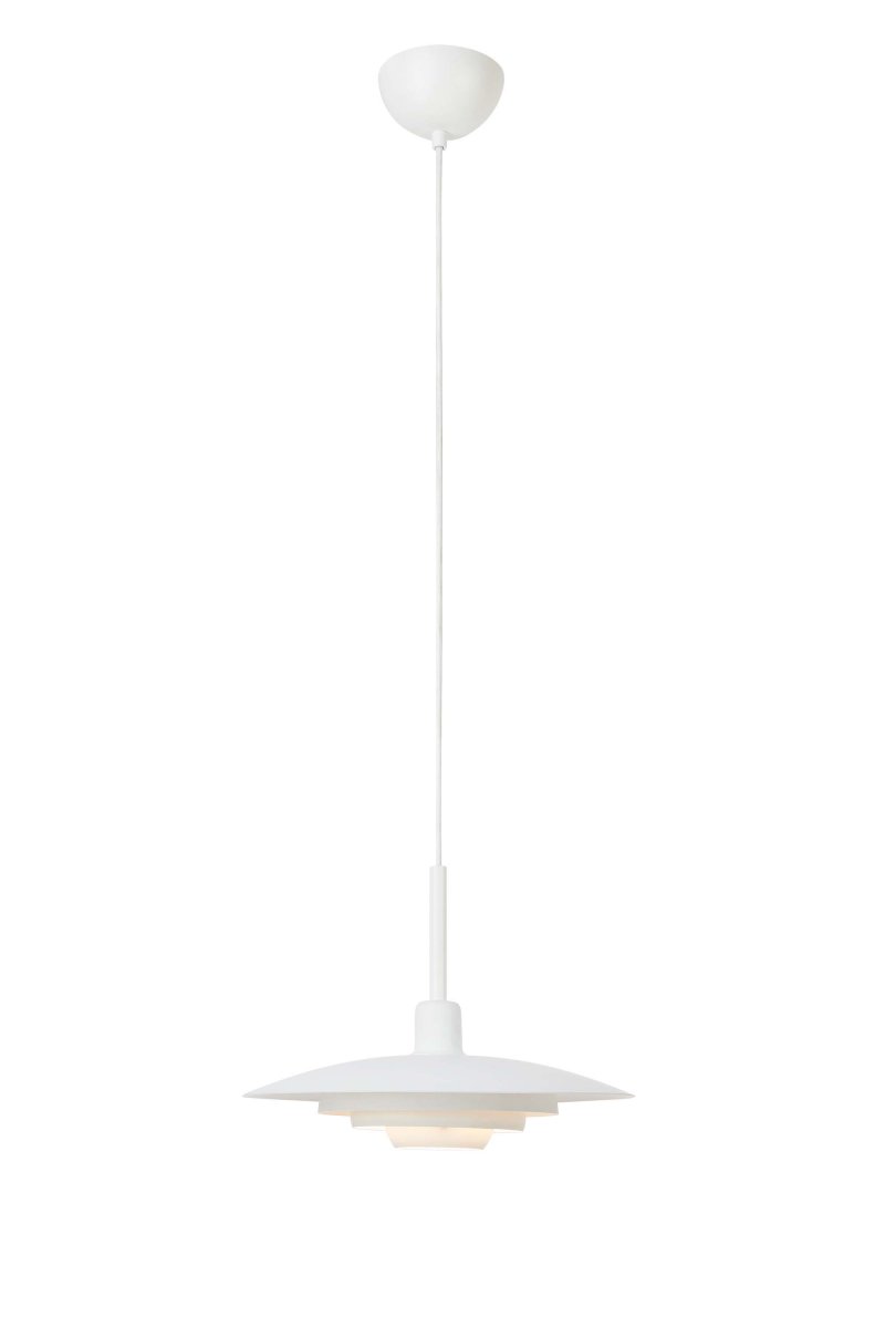 Piny Ø35 Hvit Taklampe Fra Markslöjd - Designet kan sammenlignes med en klassisk heislampe, men med et mer stilig uttrykk.