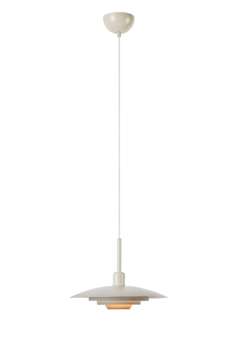 Piny Ø35 Beige Taklampe Fra Markslöjd - Designet kan sammenlignes med en klassisk heislampe, men med et mer stilig uttrykk.