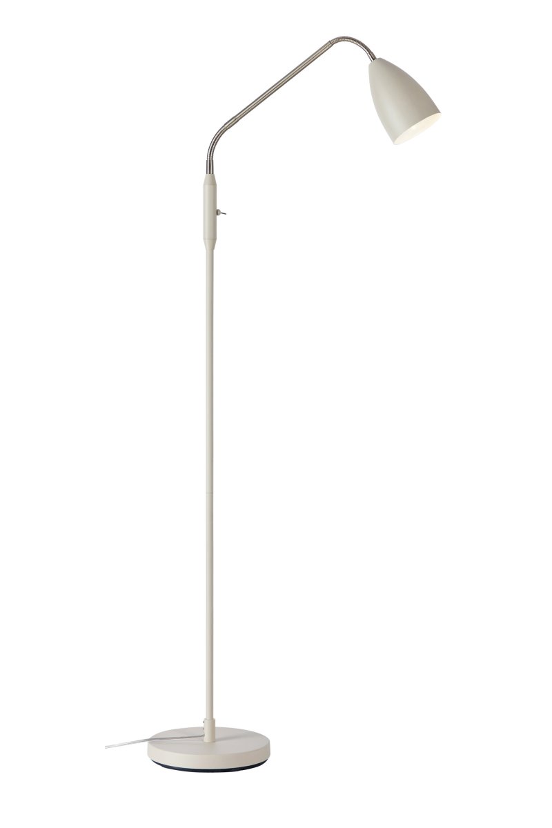 Patro Beige gulvlampe Fra Markslöjd - Den praktiske, justerbare fleksarmen i st&aring;l har en innebygd bryter for den integrerte LED-belysningen, som kan dimmes i tre trinn n&aring;r lampen sl&aring;s av og p&aring;.
