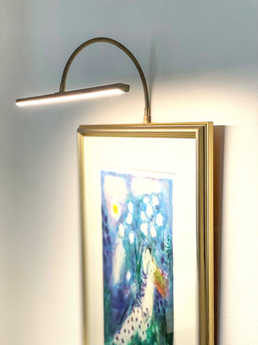 Miro 40cm Antikk Fra Aneta Lighting - Miro har en integrert LED-lyskilde p&aring;; 5W og gir en varmhvit gl&oslash;d p&aring; maks 450 lumen.