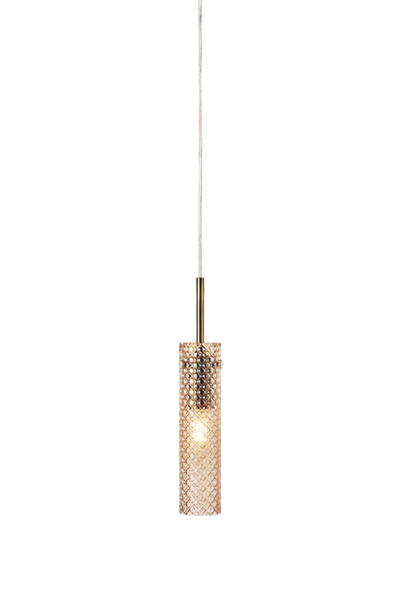 Vibia Ø5 Rav vinduslampe Fra Markslöjd - Glassets dekorative struktur og varme tone skaper et livlig uttrykk og vakre lysrefleksjoner n&aring;r lampen er p&aring;.