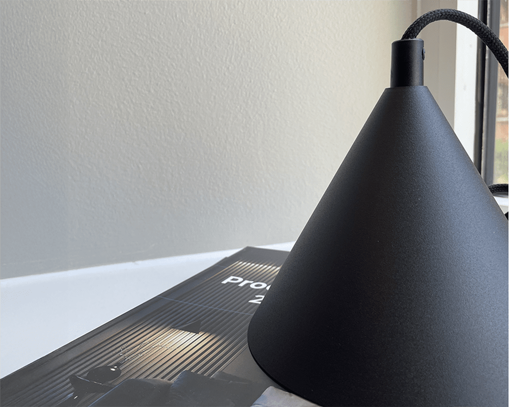 Tratt Micro Ø17 Svart Taklampe Fra Westal - Tratt Micro er en moderne designarmatur designet av Westal.