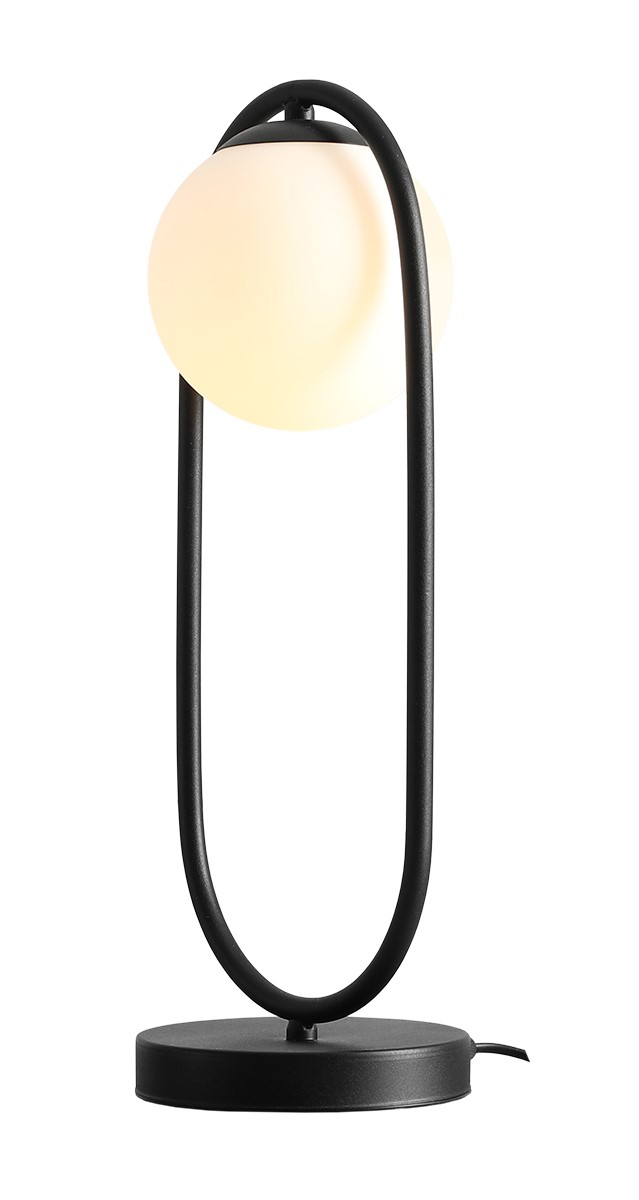 Riva 47cm Svart bordlampe Fra Artera - Med sin sorte ramme og en opal globus som gir et mykt, behagelig lys, fungerer lampen perfekt som en dekorativ lyskilde i b&aring;de stuen, soverommet eller kontoret.