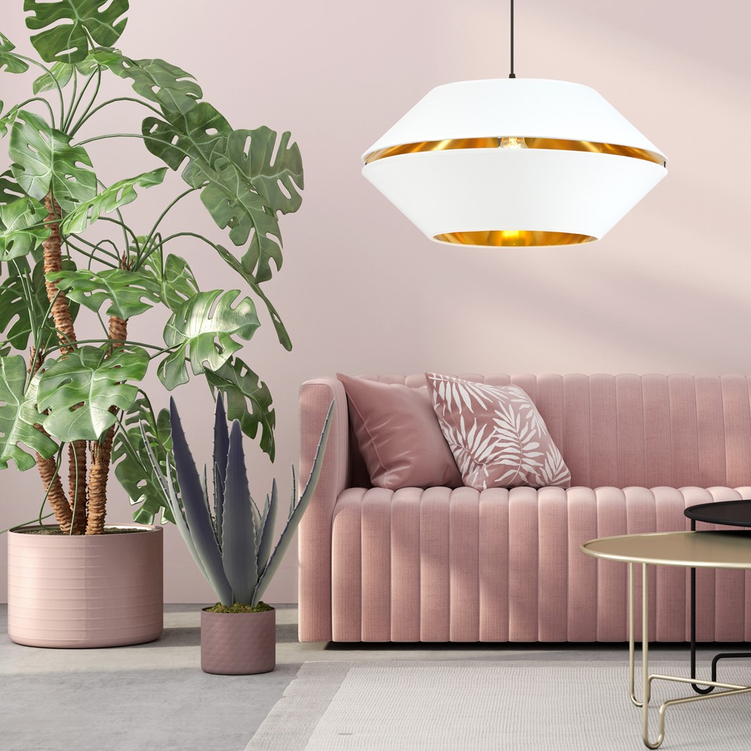 Piano Ø42 Hvit Taklampe Fra Emibig Lighting - Den unike lampeskjermen med gyllent interi&oslash;r gir rommet en spesiell karakter og skaper en magisk atmosf&aelig;re av varme.