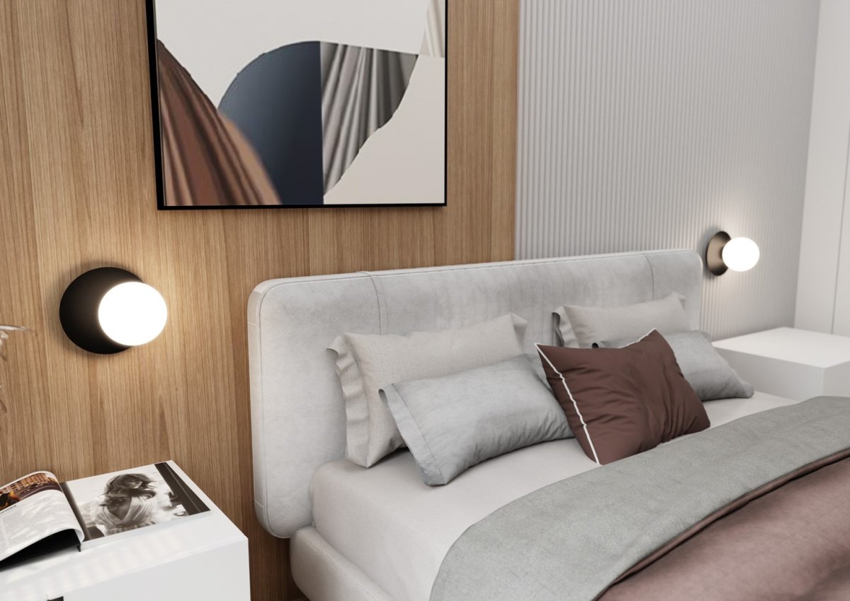 Oslo Ø20 Hvit vegglampe Fra Emibig Lighting - Styrken ligger i den ekstremt slitesterke formen, det kule metalliske uttrykket, glatte overflater og en ensartet fargepalett &ndash; en kombinasjon som appellerer til de som setter pris p&aring; orden, enkelhet og harmoniske former.