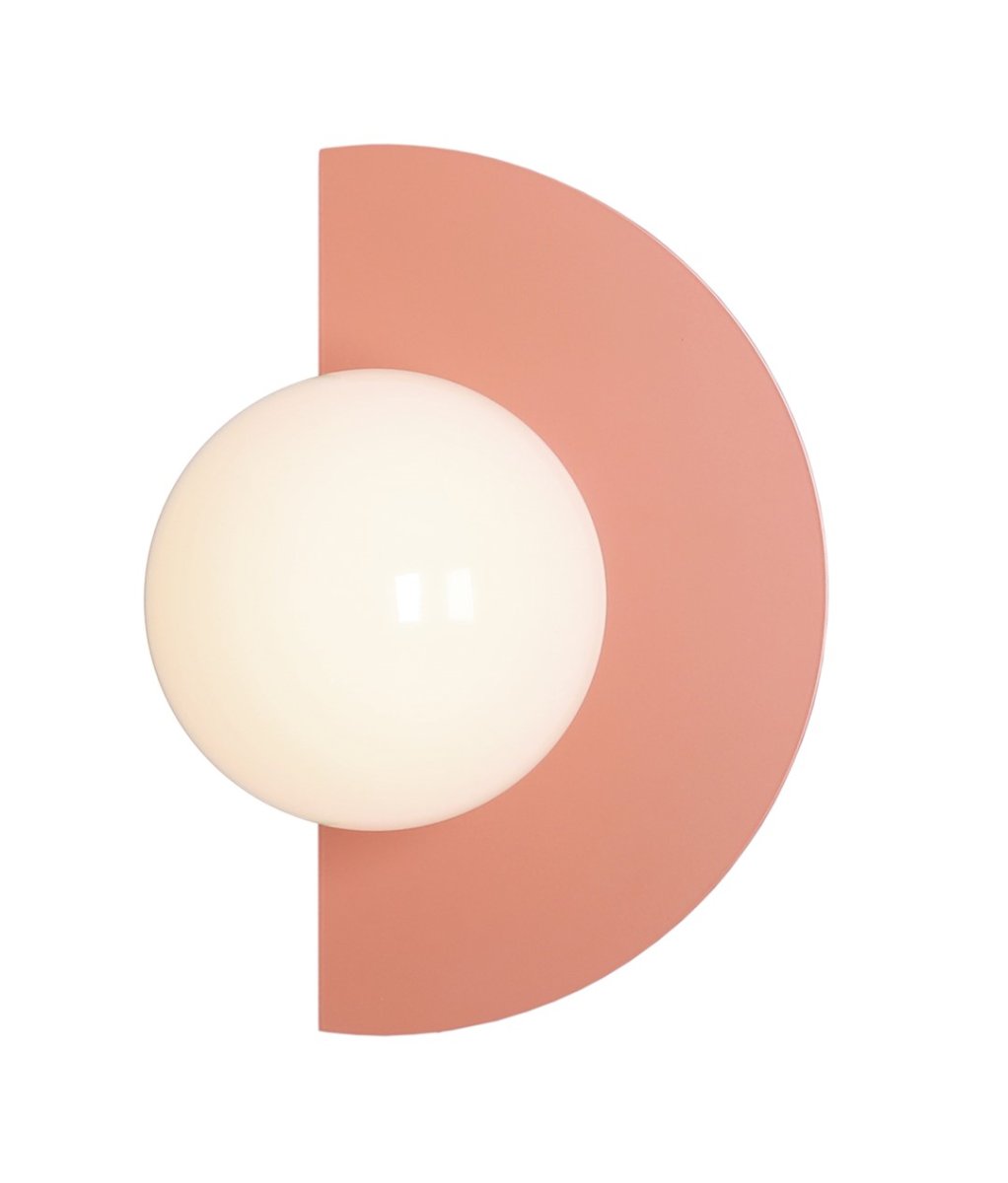 Loop 28cm Korall vegglampe Fra Artera - Lampens minimalistiske form gjør at den smelter jevnt inn i ulike interiørstiler, samtidig som den gir et kunstnerisk og sofistikert preg til hjemmet ditt.