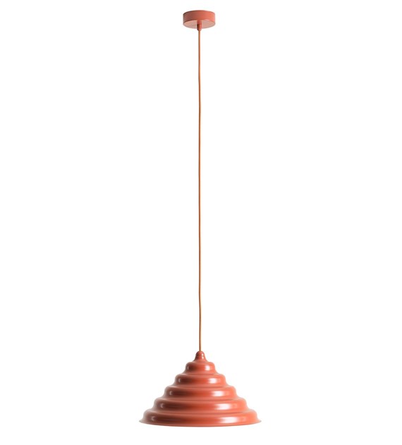 Wave Ø36 Oransje Taklampe Fra Artera - Den solide skyggen av metall i en rødbrun farge gir en fin spredning av lys nedover, noe som gjør den perfekt å henge over spisebordet eller kjøkkenet.