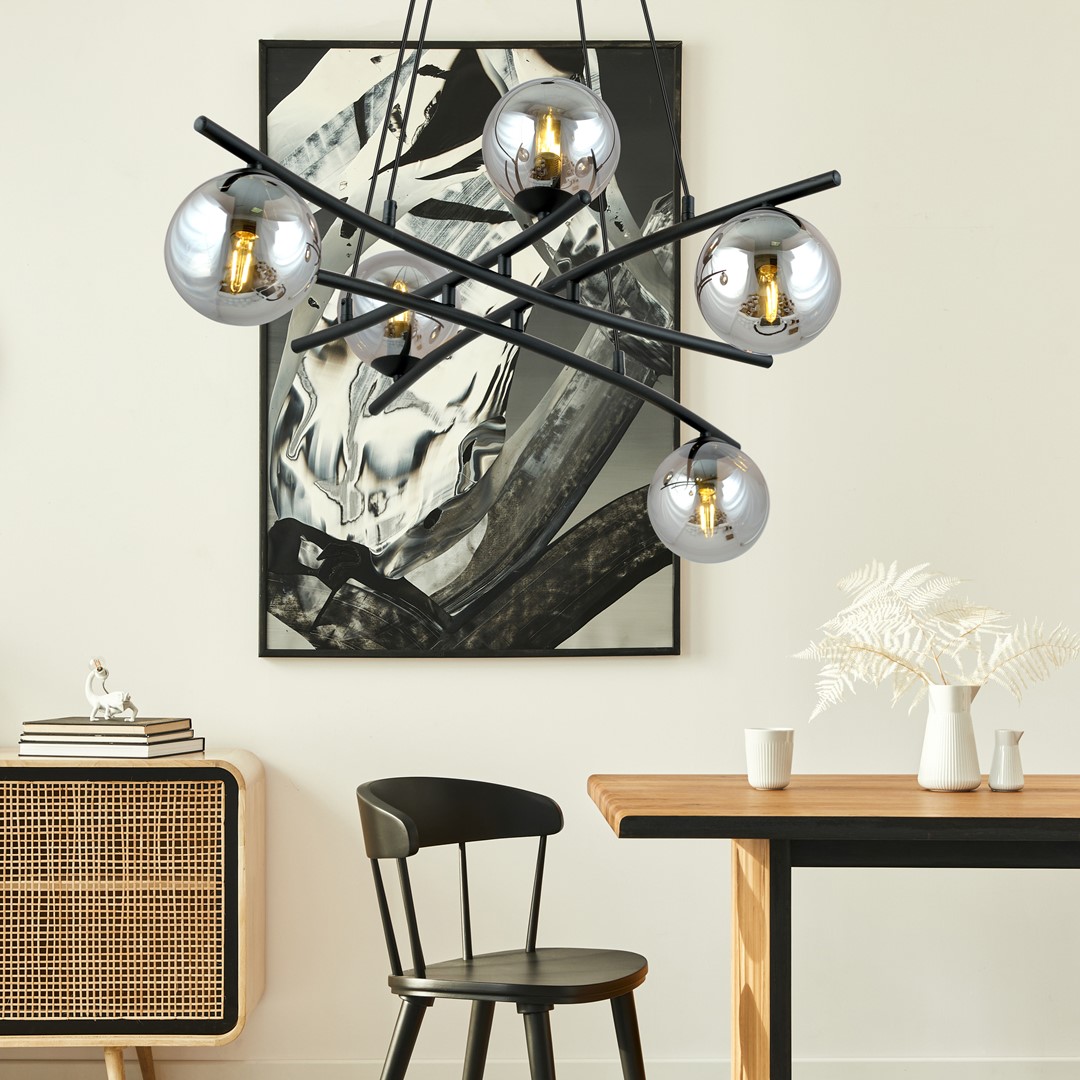 Essa Ø100 Røykfarget Taklampe Fra Emibig Lighting - Serien passer perfekt inn i stuen og gir den en unik karakter og stil.