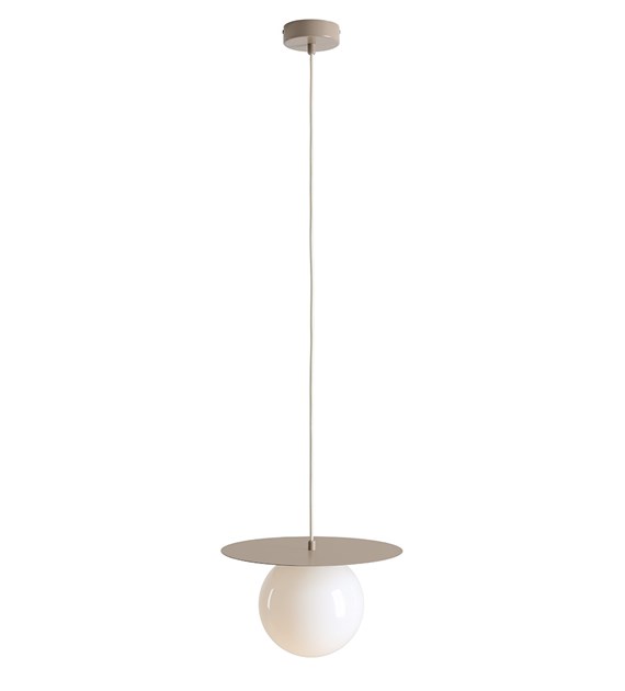 Loop Ø34 Beige Taklampe Fra Artera - Den runde kuppelen i opalt glass har en diameter på 20cm og skaper en fin spredning av lys i rommet.