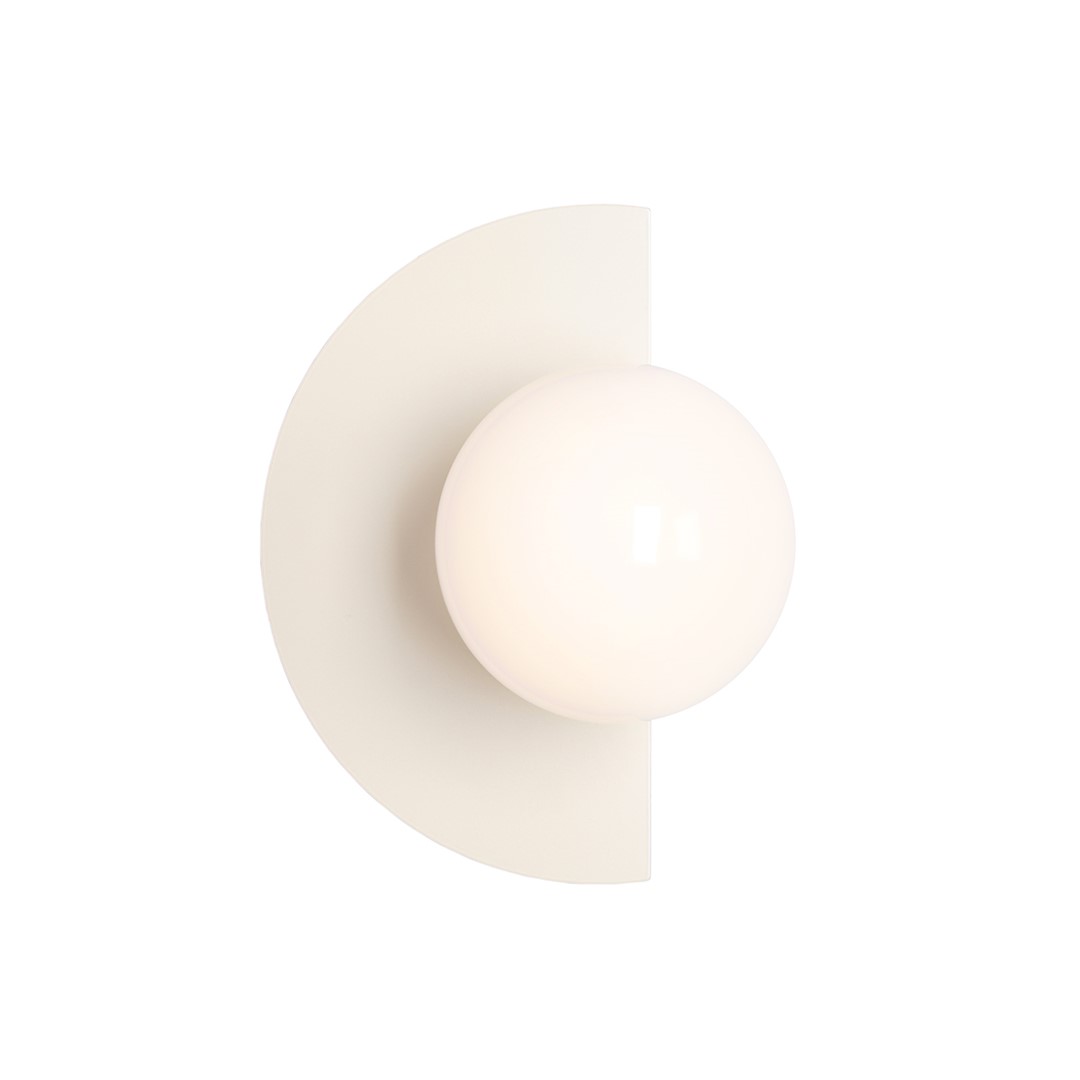 Loop 28cm Kremhvit vegglampe Fra Artera - Lampens minimalistiske form gjør at den smelter jevnt inn i ulike interiørstiler, samtidig som den gir et kunstnerisk og sofistikert preg til hjemmet ditt.
