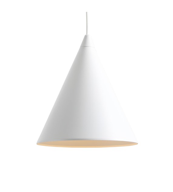 Form Ø24 Hvit Taklampe Fra Artera - Plasser den over spisebordet, på kjøkkenet eller i stuen for å skape et rent og elegant uttrykk med et behagelig nedadrettet lys.