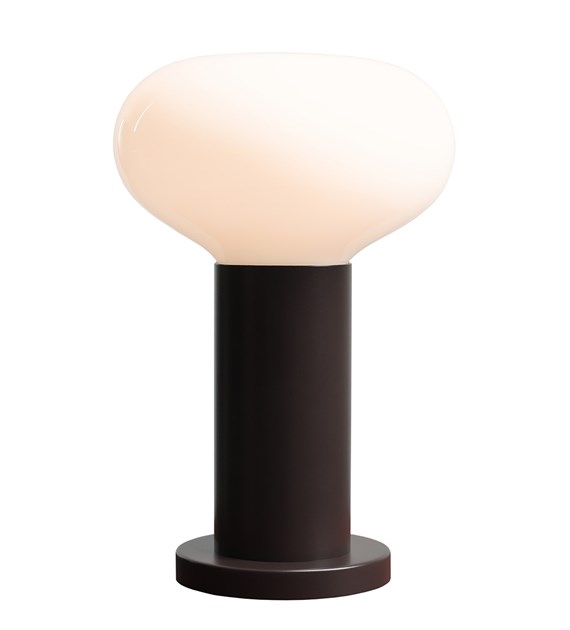 Flo 30cm Mørk brun bordlampe Fra Artera - Den har en stilig ramme i mørkebrun og en rund hvit glassskjerm som sprer et mykt og behagelig lys.