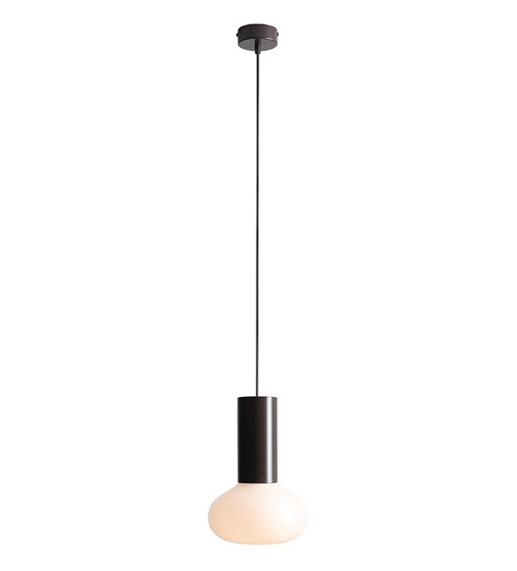 Flo Ø20 Mørk brun Taklampe Fra Artera - Den har en stilig ramme i mørkebrun og en rund hvit glassskjerm som sprer et mykt og behagelig lys.