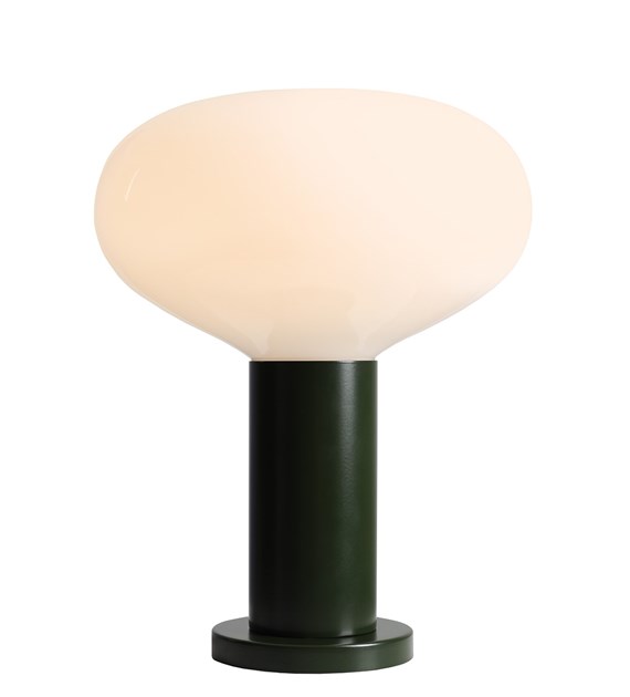 Zoom bilde av Flo 33cm Mørkegrønn bordlampe Fra Artera - Den har en stilig ramme i m&oslash;rkegr&oslash;nn og en rund hvit glassskjerm som sprer et mykt og behagelig lys.