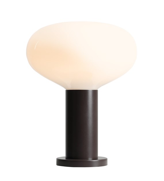 Zoom bilde av Flo 33cm Mørk brun bordlampe Fra Artera - Den har en stilig ramme i m&oslash;rkebrun og en rund hvit glassskjerm som sprer et mykt og behagelig lys.