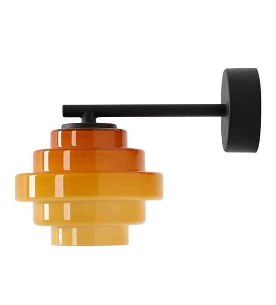 Filo 23cm Oransje vegglampe Fra Artera - Glassskjermen sprer et mykt og behagelig lys som er perfekt for både stemningsbelysning og funksjonell belysning i gangen, soverommet eller stuen.