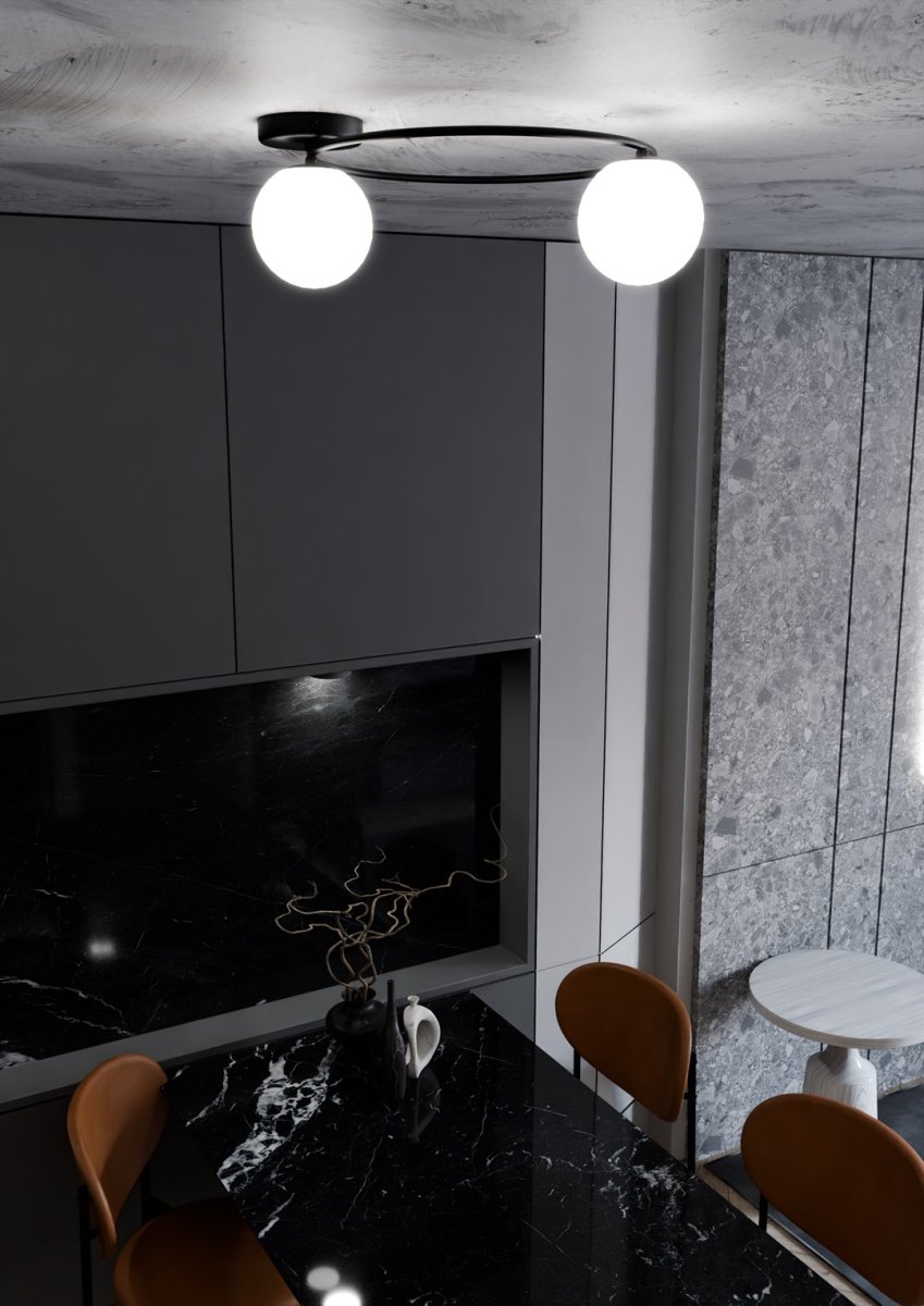 Sopra Ø47 Hvit plafond Fra Emibig Lighting - De opalglassskjermene tilf&oslash;rer lyshet og sprer lyset jevnt, og bidrar til behagelig og effektiv rombelysning.