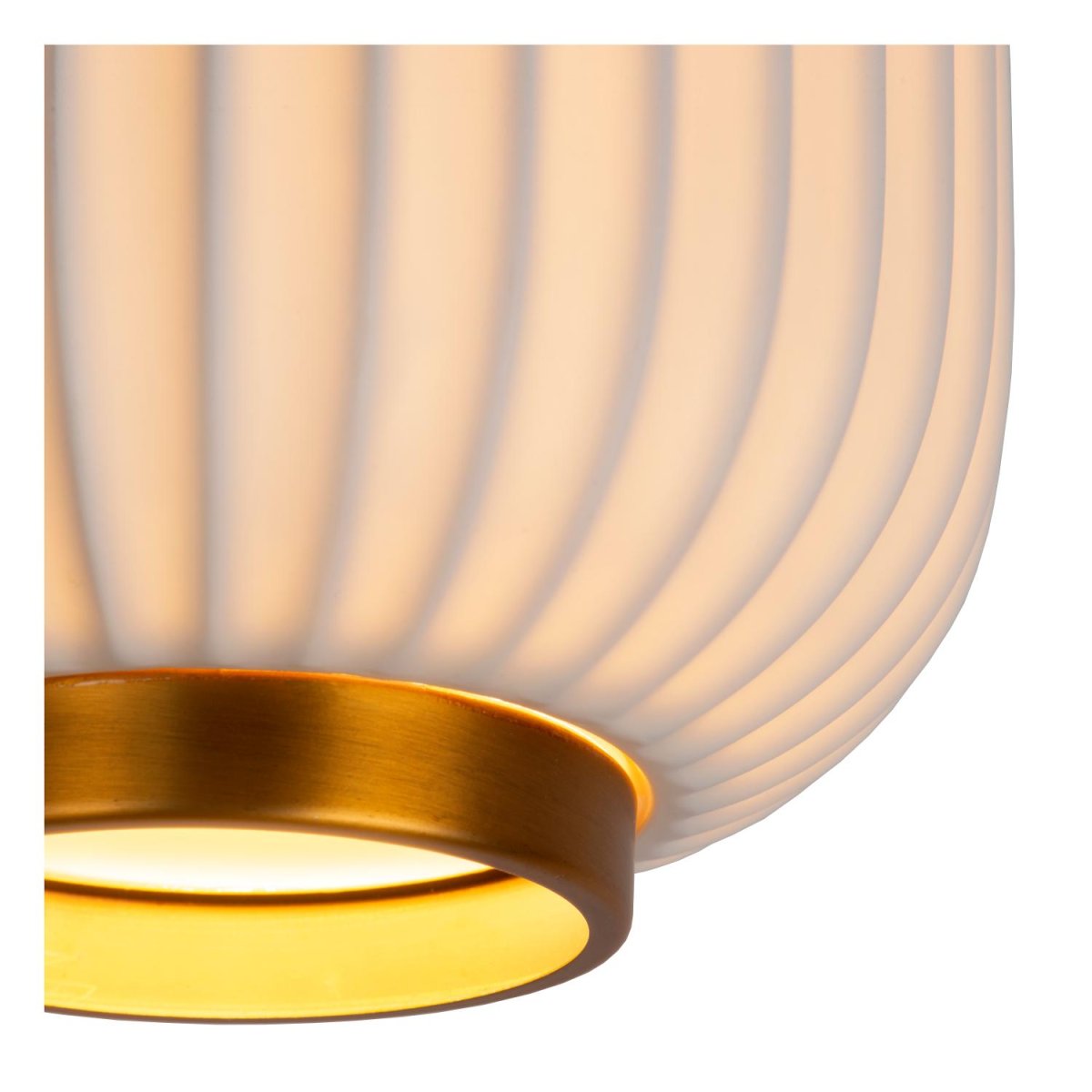 Gosse Ø20 Hvit plafond Fra Lucide - Den lyse skyggen er omsluttet av en høykvalitets porselenshylse, en elegant sylinder med fine vertikale linjer fra topp til bunn.