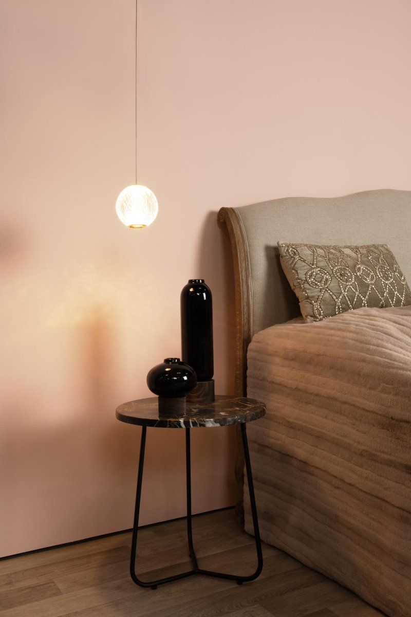 Cintra Ø14 Gjennomsiktig Taklampe Fra Lucide - Cintra tar selvsikkert sin plass i sentrum og sprer et varmhvitt lys som gir en hjemmekoselig følelse til soverommet, stuen eller spisestuen.