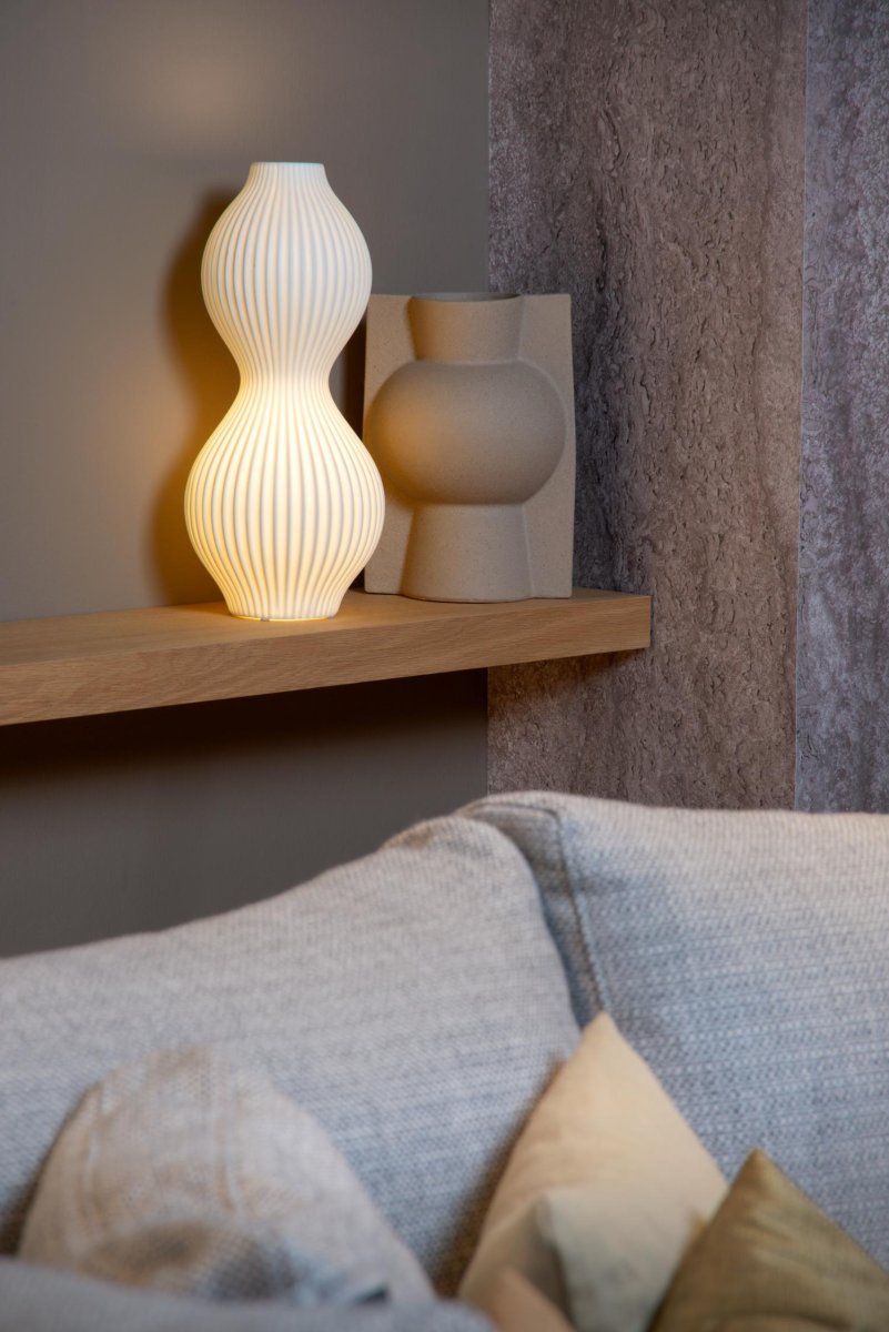 Momoro 40cm Hvit bordlampe Fra Lucide - Momoro bordlampen vil bli en populær interiørdetalj i både moderne og rustikke miljøer.