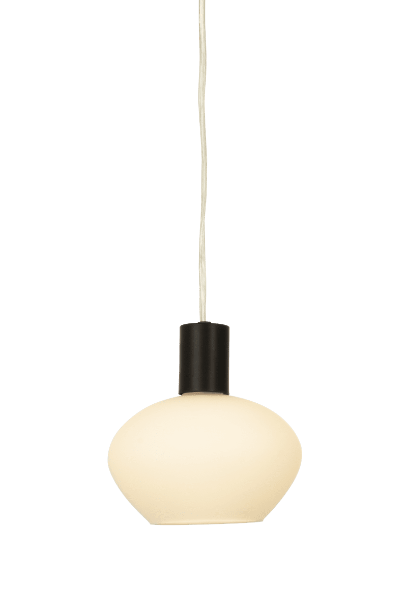 Bell Ø15 Hvit vinduslampe Fra Aneta Lighting - Laget av svart metall med en rund opalglassskjerm som gir en myk og behagelig glød.
