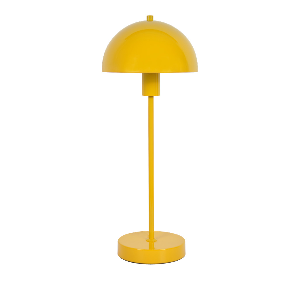 Vienda 48cm Gul bordlampe Fra Herstal - Vienda bordlampe med sitt klassiske og elegante design, gj&oslash;r at lampen kan brukes i hjemmet i mange &aring;r.