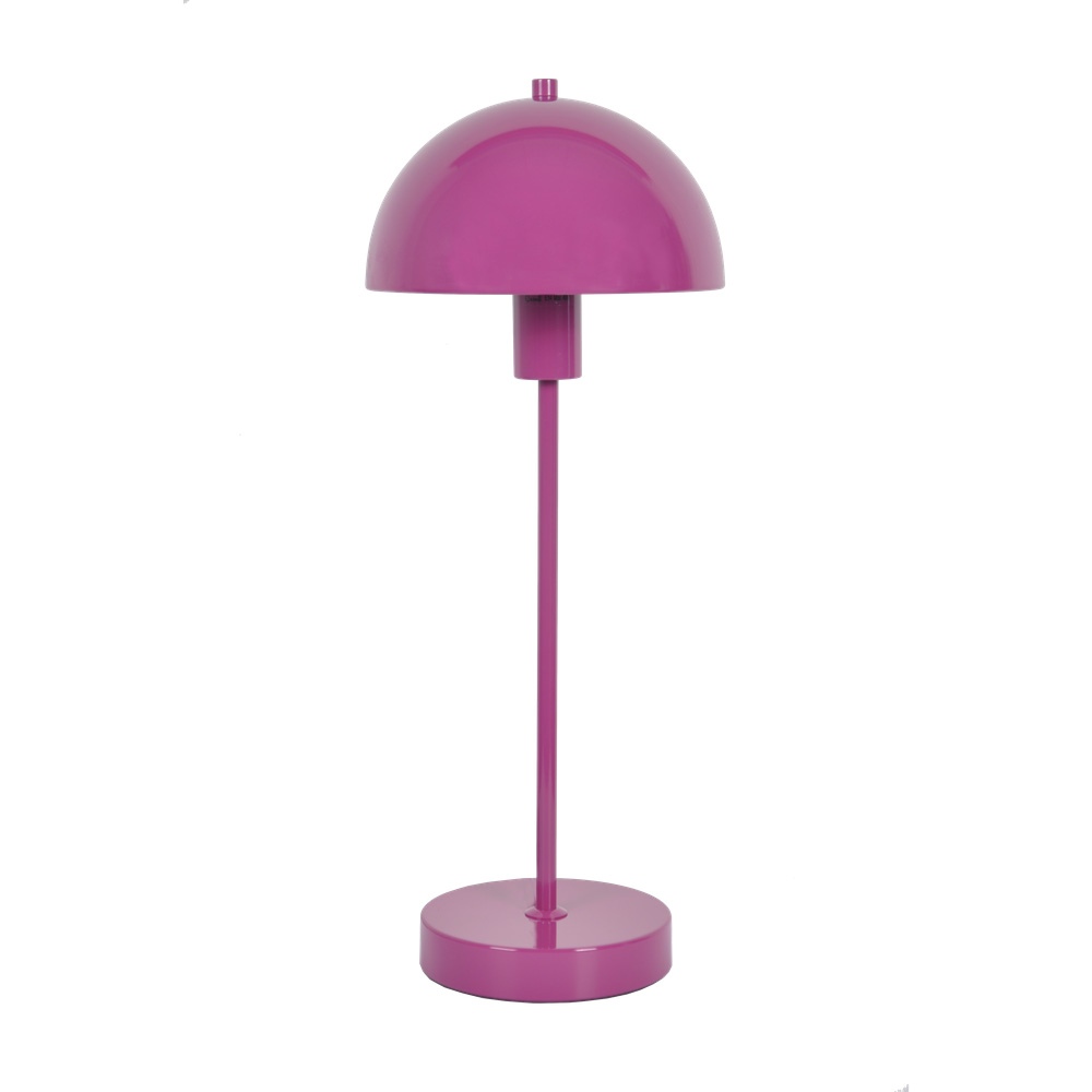Vienda 48cm Lilla bordlampe Fra Herstal - Vienda bordlampe med sitt klassiske og elegante design, gj&oslash;r at lampen kan brukes i hjemmet i mange &aring;r.